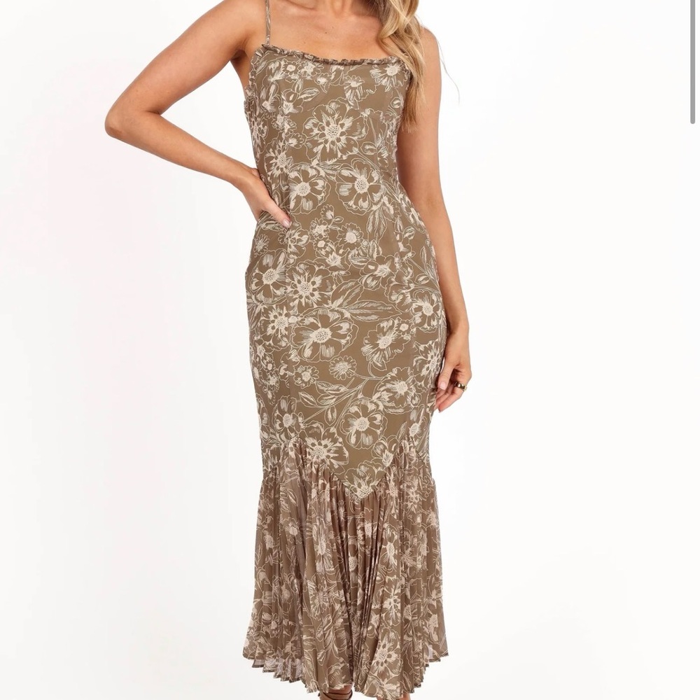Petal & Pup Taupe Floral Spaghetti-Strap Midi Dress